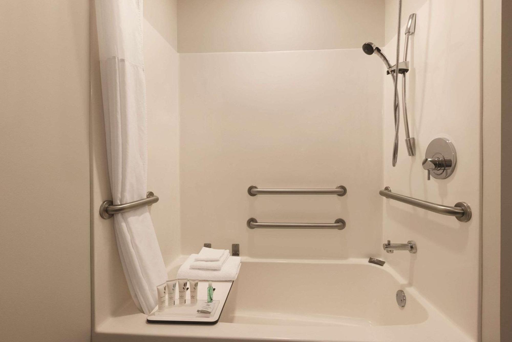 Country Inn & Suites By Radisson, Green Bay North מראה חיצוני תמונה
